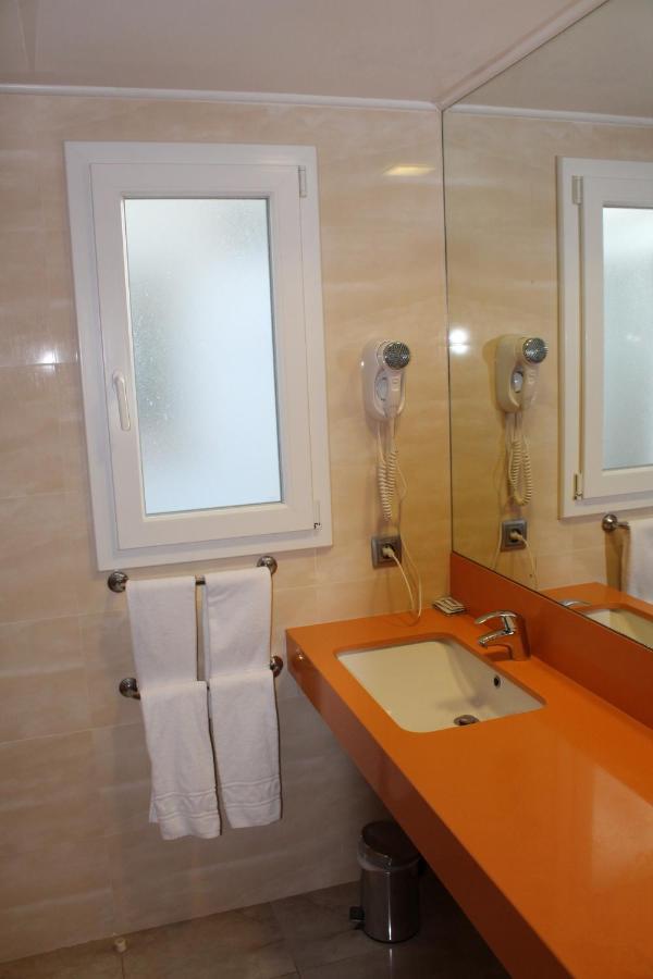 קאלה אן בלאנס Apartaments Talayot מראה חיצוני תמונה